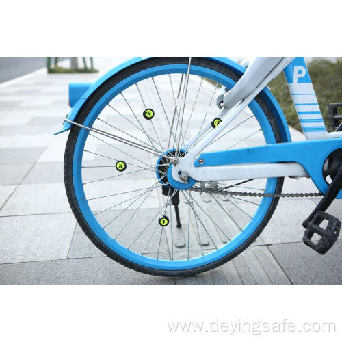 bicycle reflector with plastic material